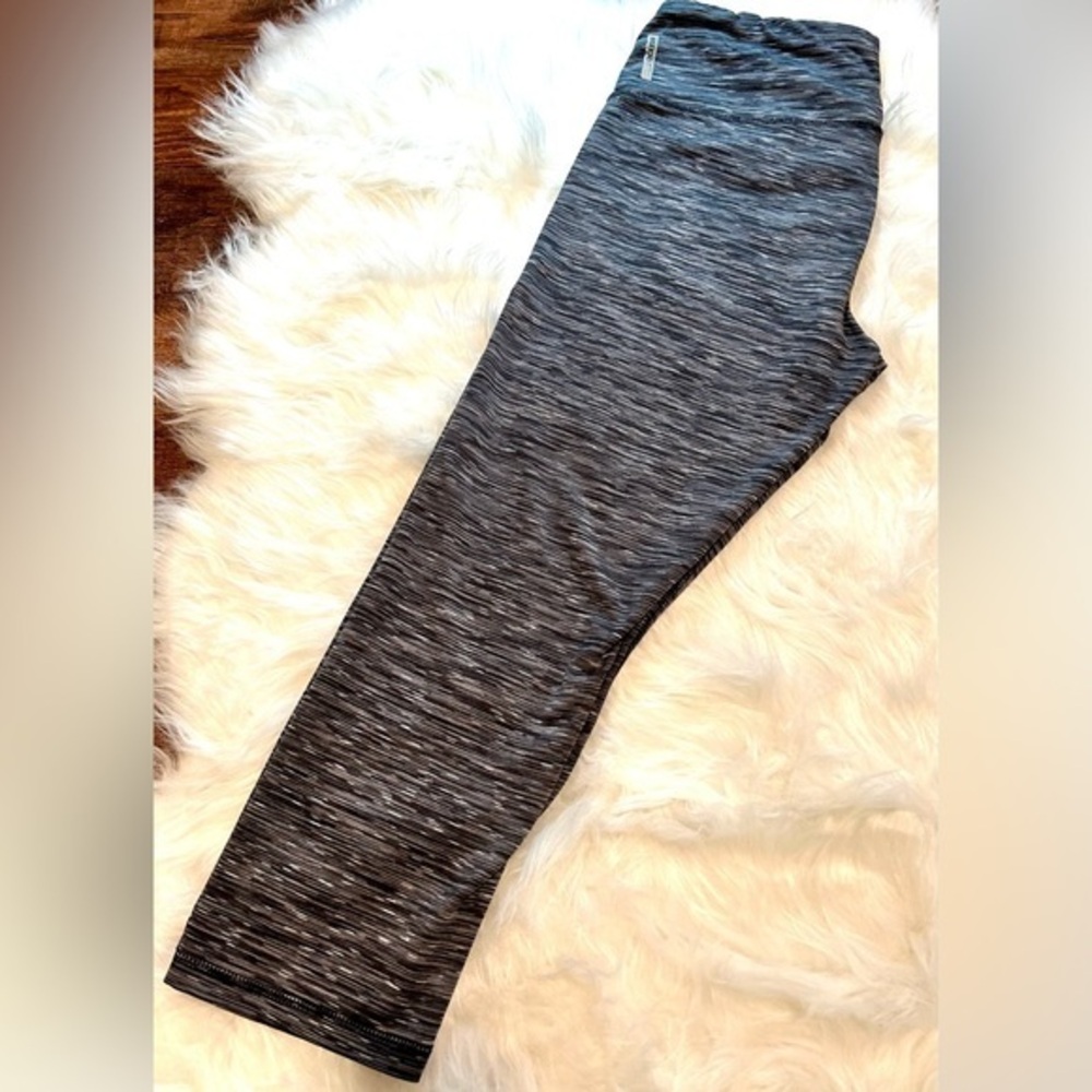 WOMEN’S RBX ATHLETIC LEGGINGS | CAPRI LENGTH